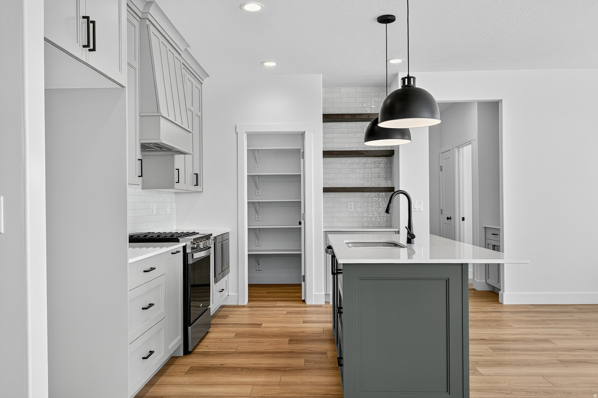 DIAMOND E - Residential