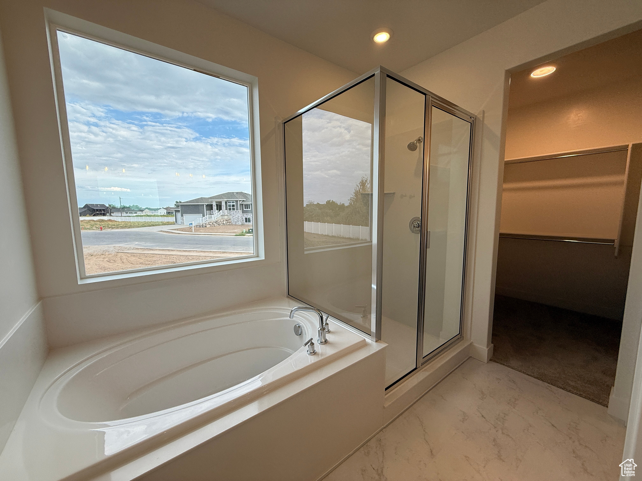 DIAMOND E - Residential
