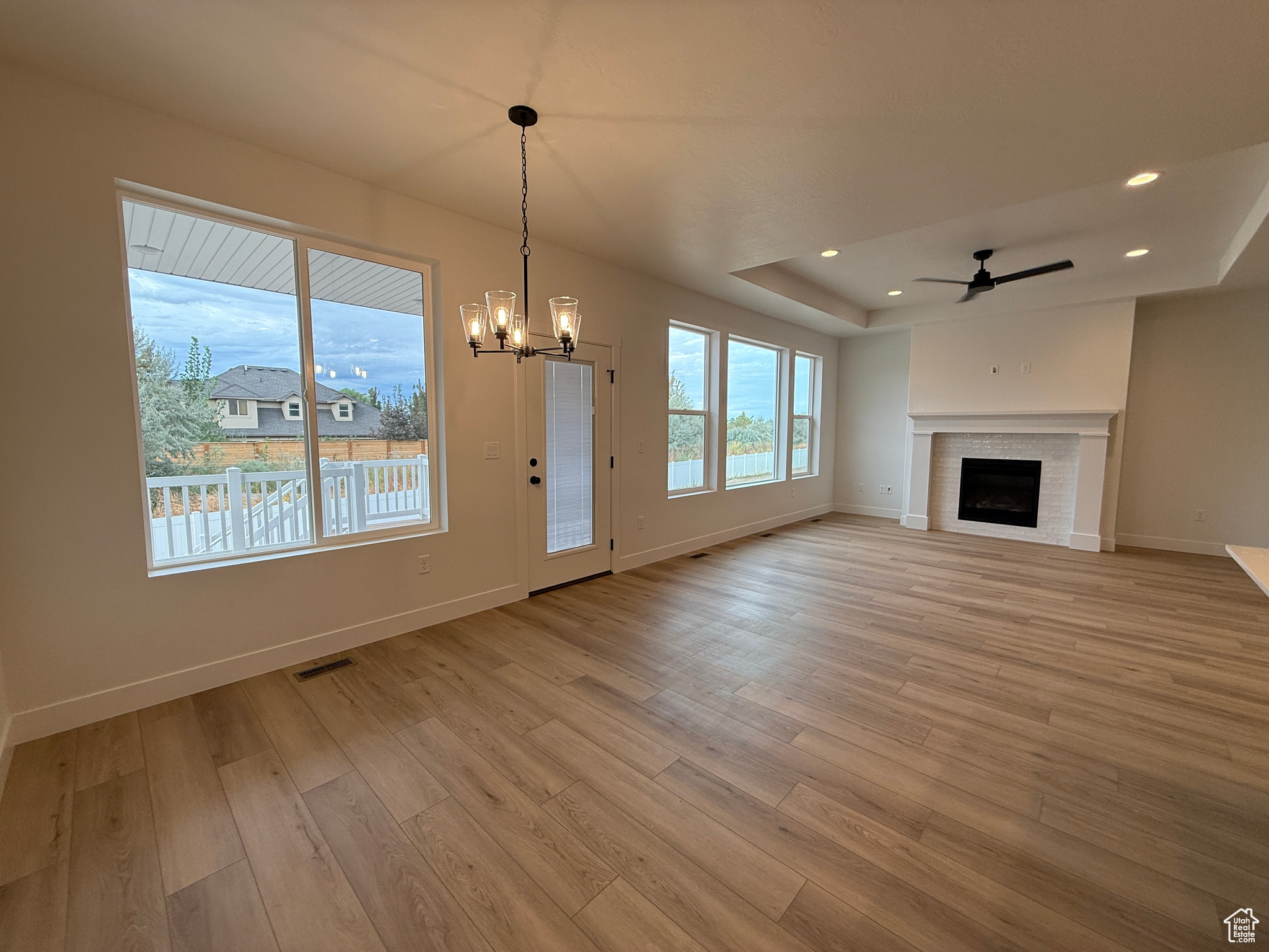 DIAMOND E - Residential