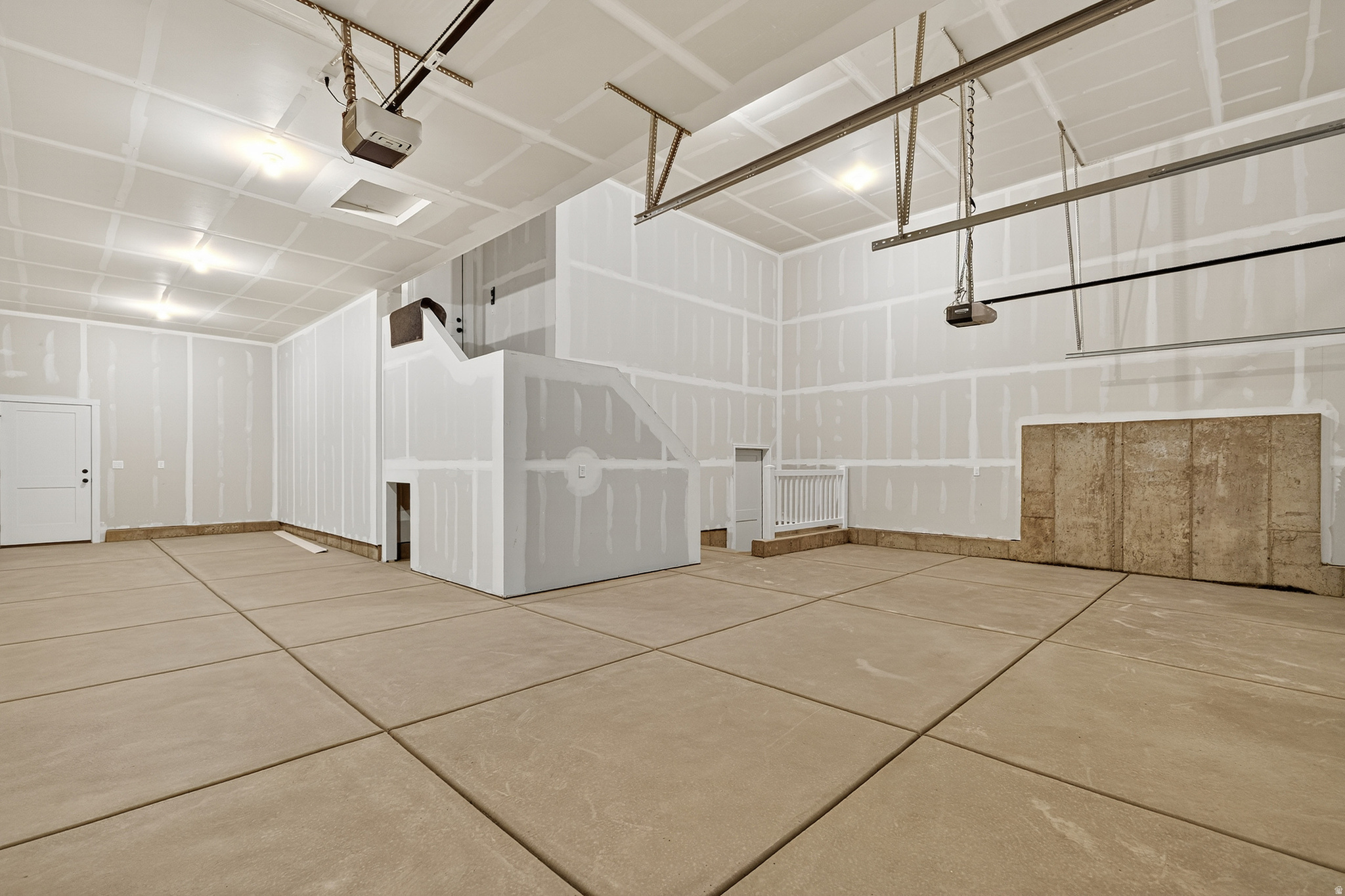 DIAMOND E - Residential