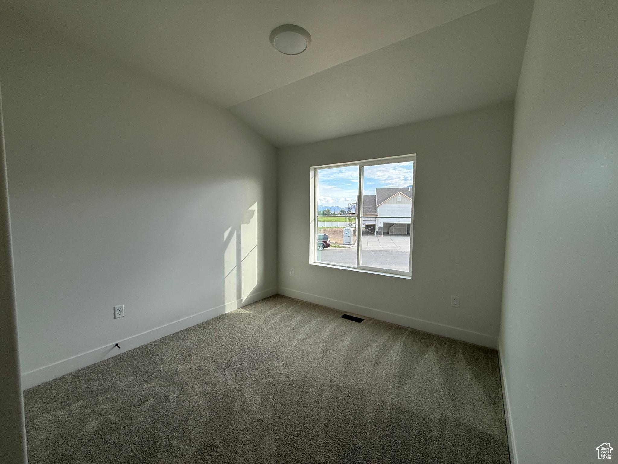 DIAMOND E - Residential
