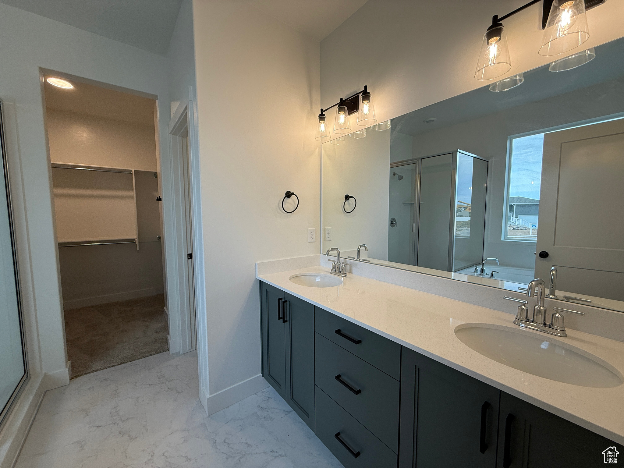 DIAMOND E - Residential