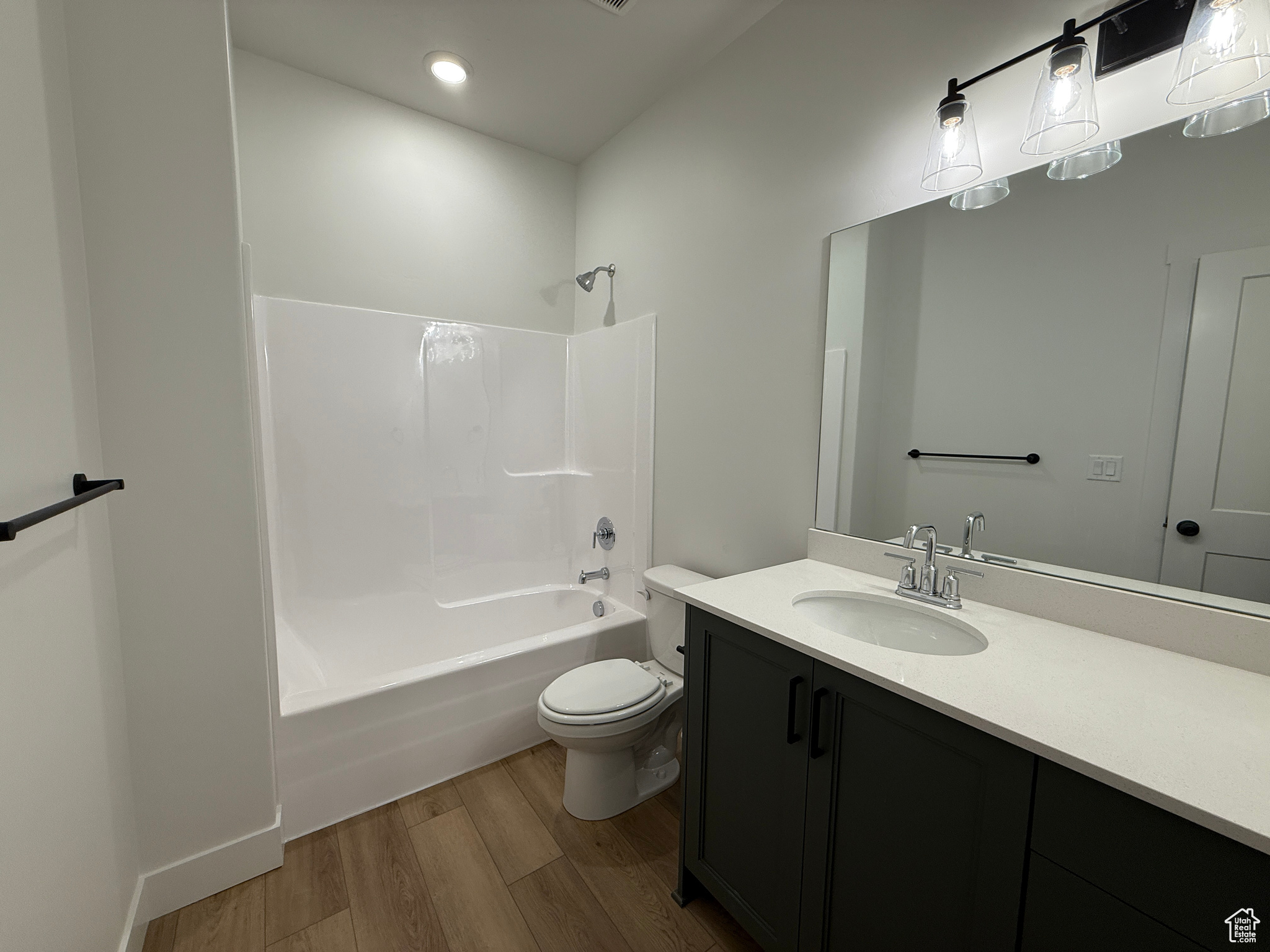 DIAMOND E - Residential