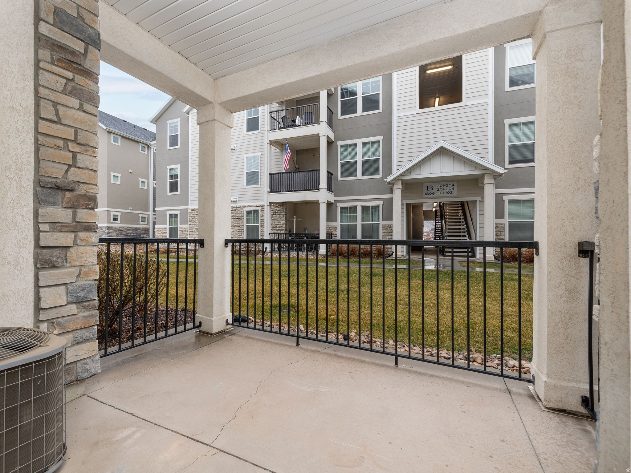 QUAILHILL - Residential