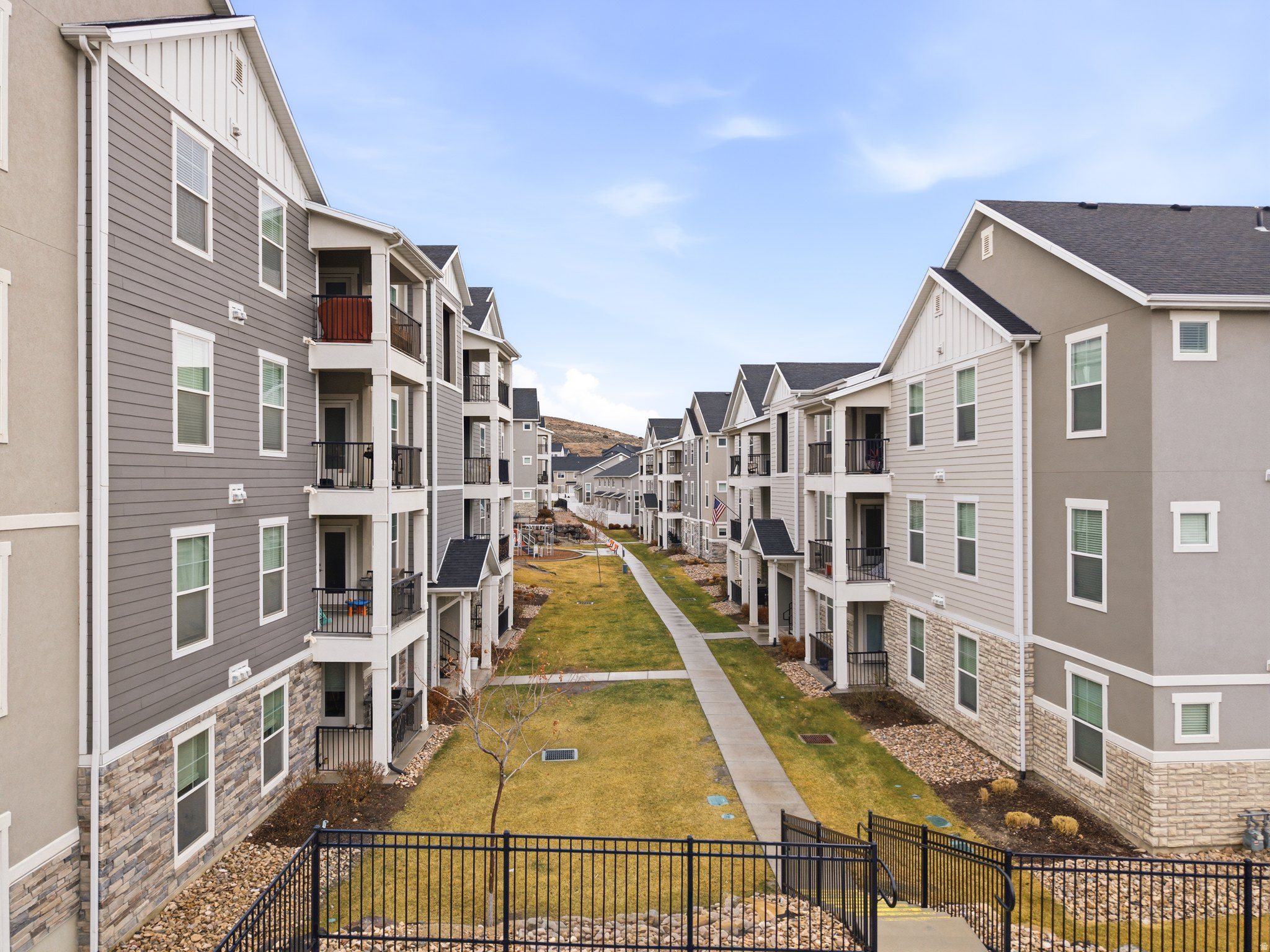 QUAILHILL - Residential