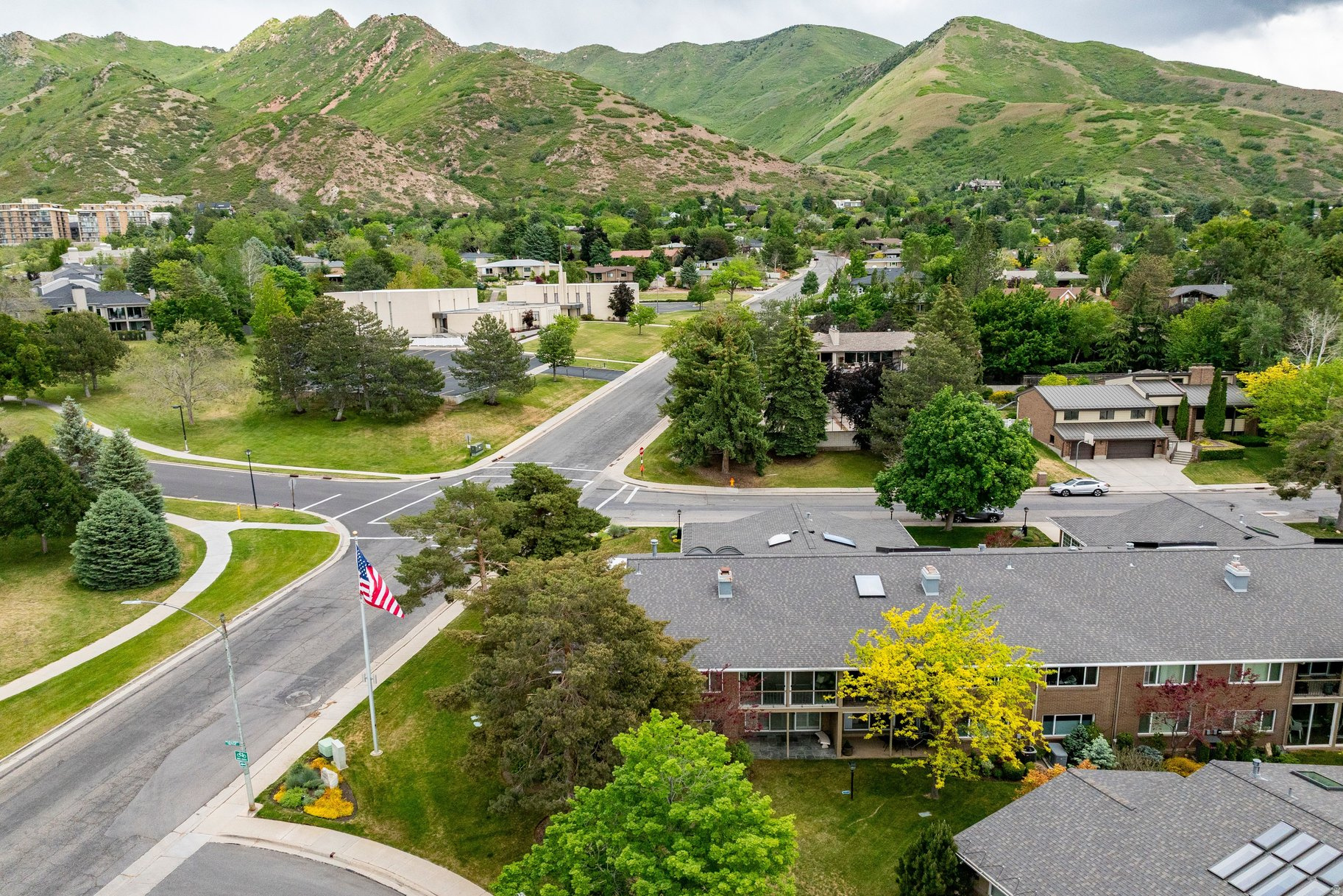 OAK HILLS GARDENS CONDOMINIUMS - Residential