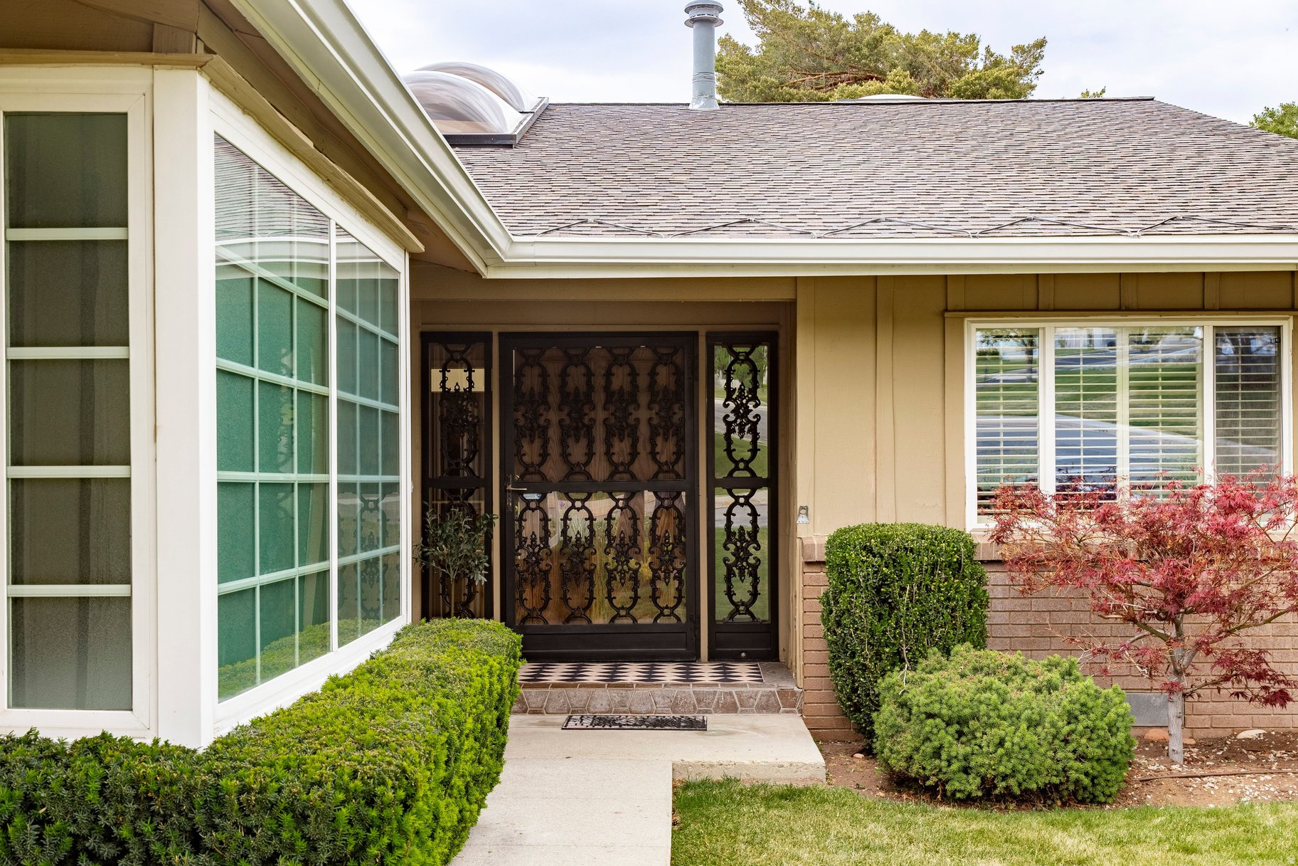OAK HILLS GARDENS CONDOMINIUMS - Residential
