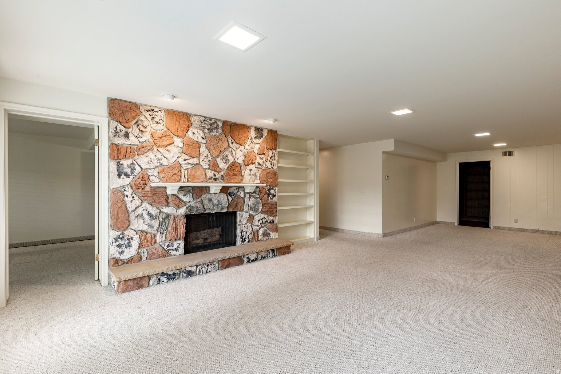 OAK HILLS GARDENS CONDOMINIUMS - Residential