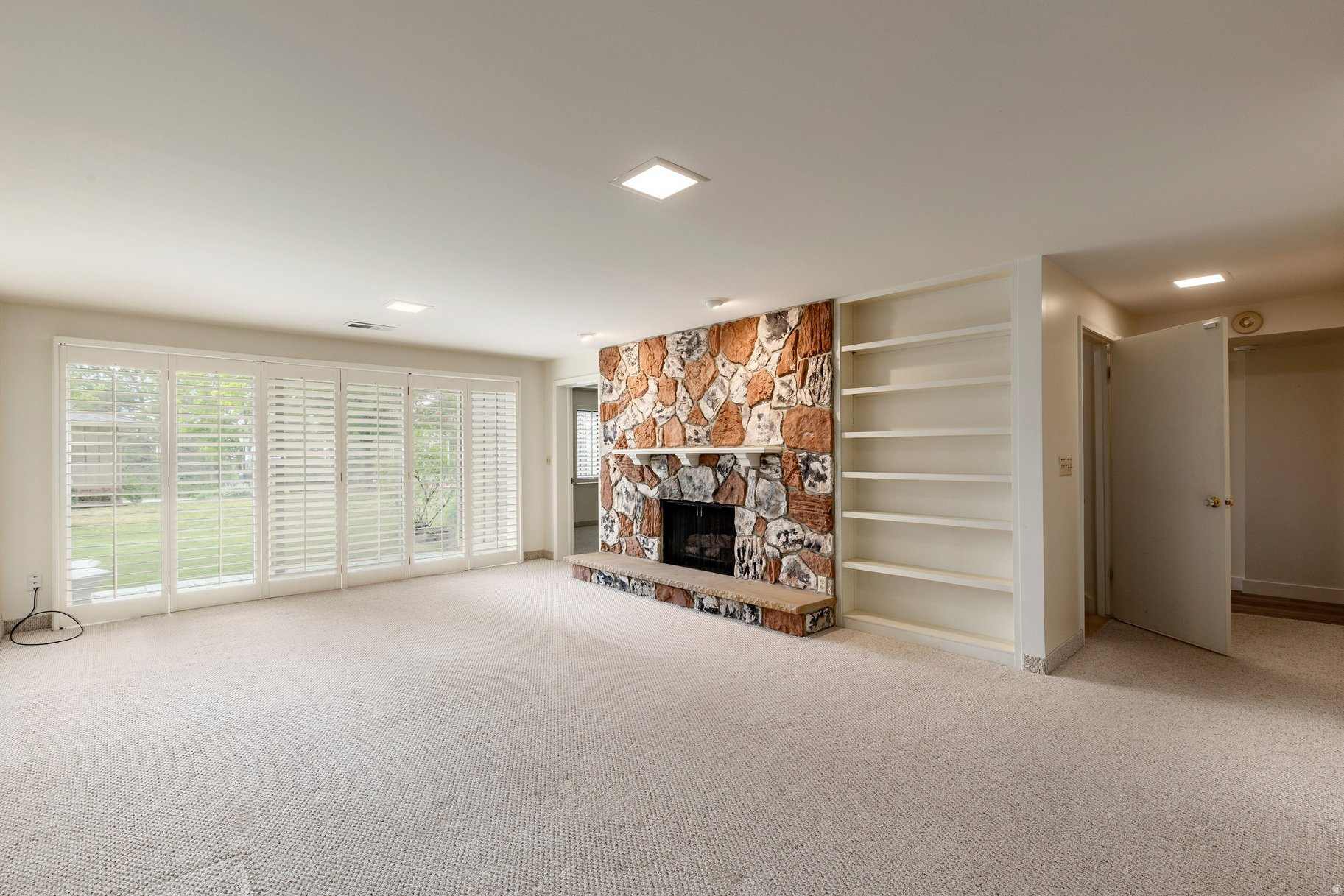 OAK HILLS GARDENS CONDOMINIUMS - Residential