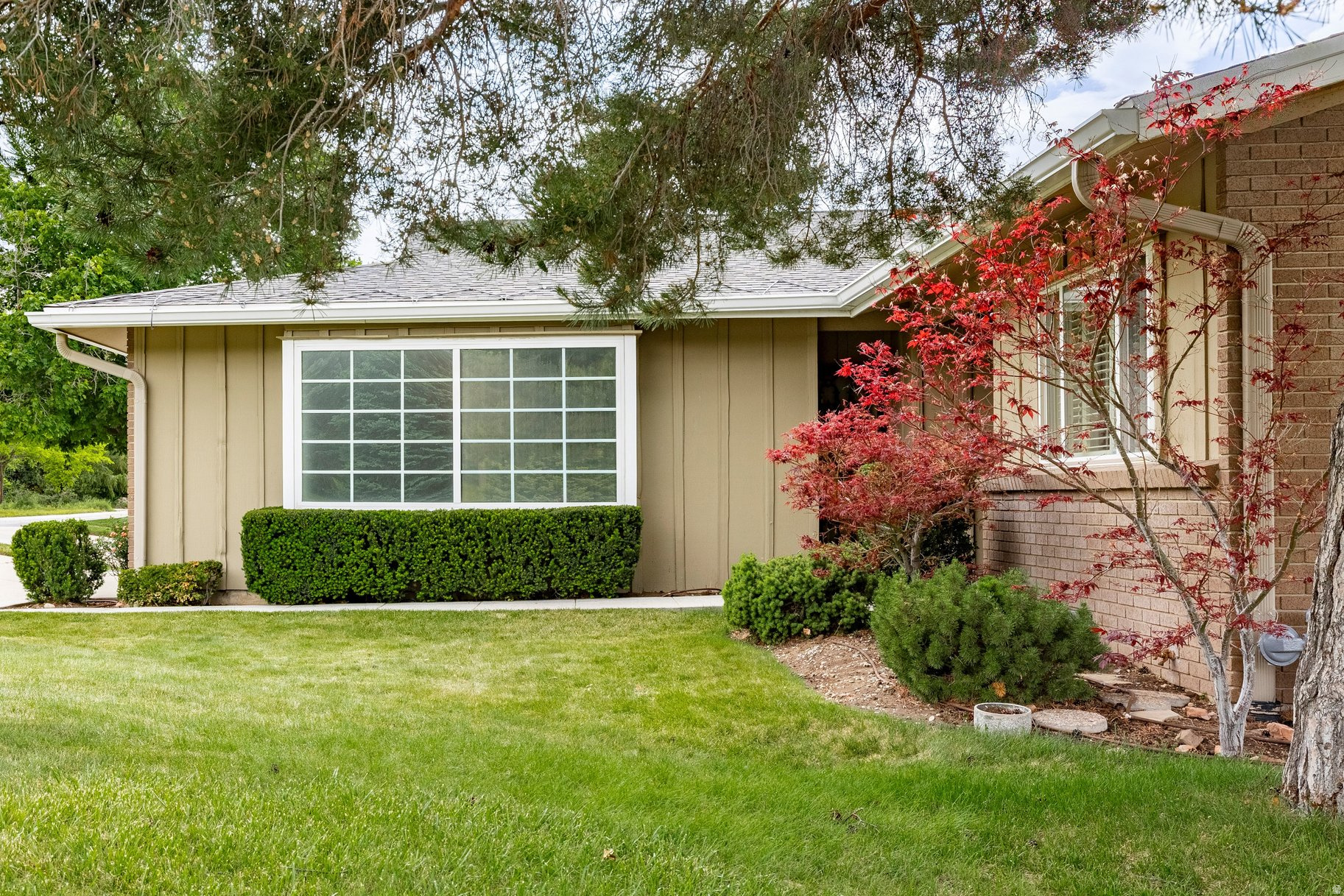 OAK HILLS GARDENS CONDOMINIUMS - Residential