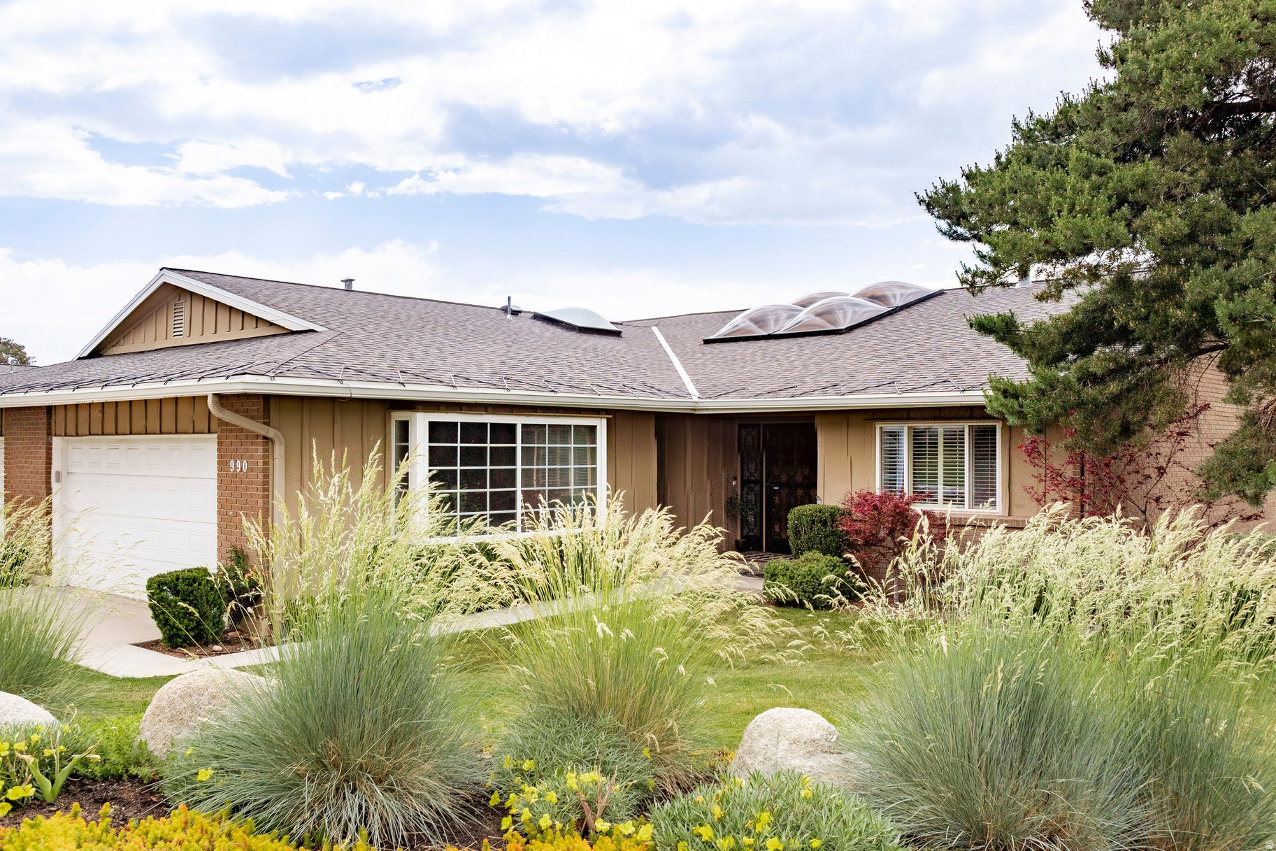 OAK HILLS GARDENS CONDOMINIUMS - Residential