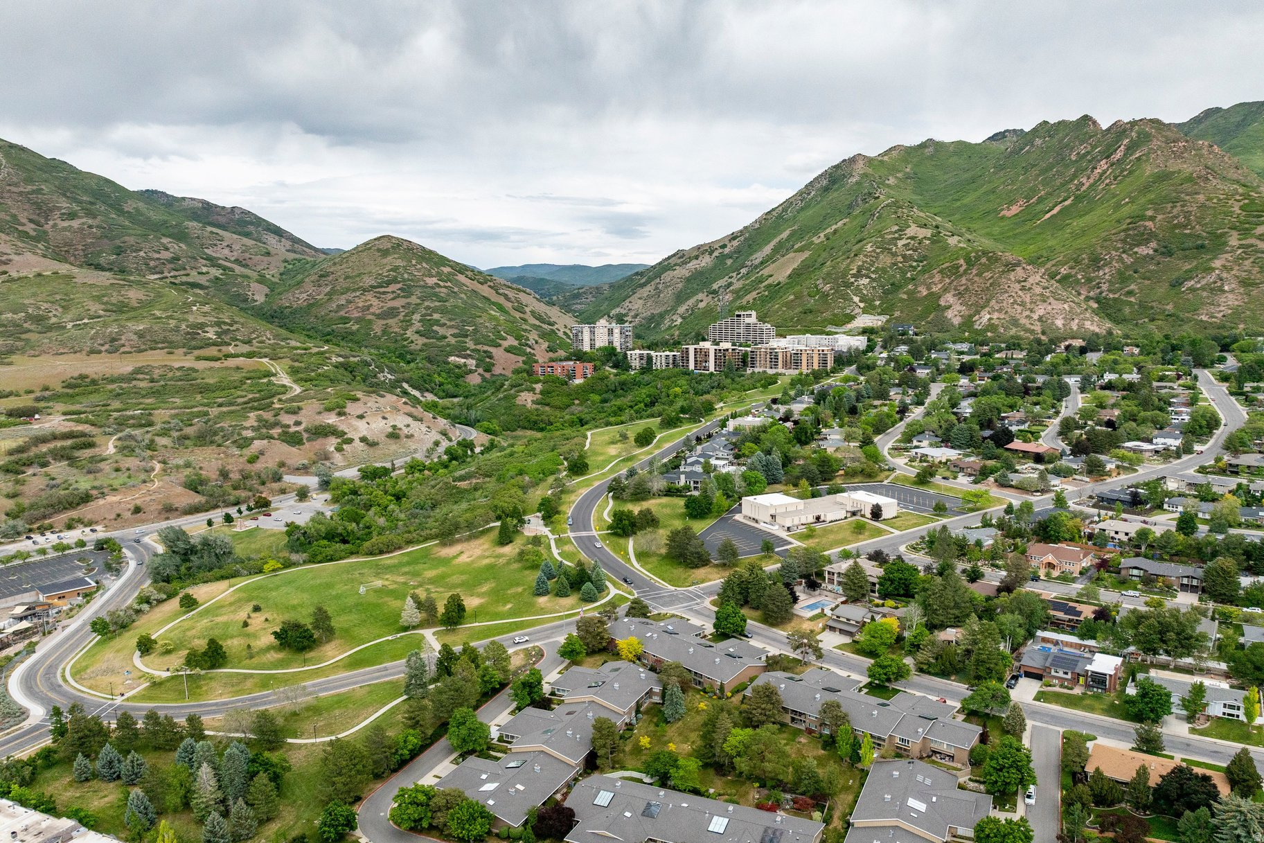 OAK HILLS GARDENS CONDOMINIUMS - Residential