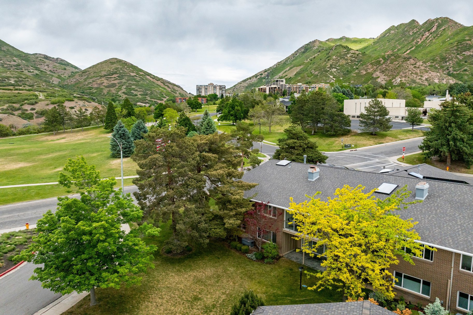 OAK HILLS GARDENS CONDOMINIUMS - Residential