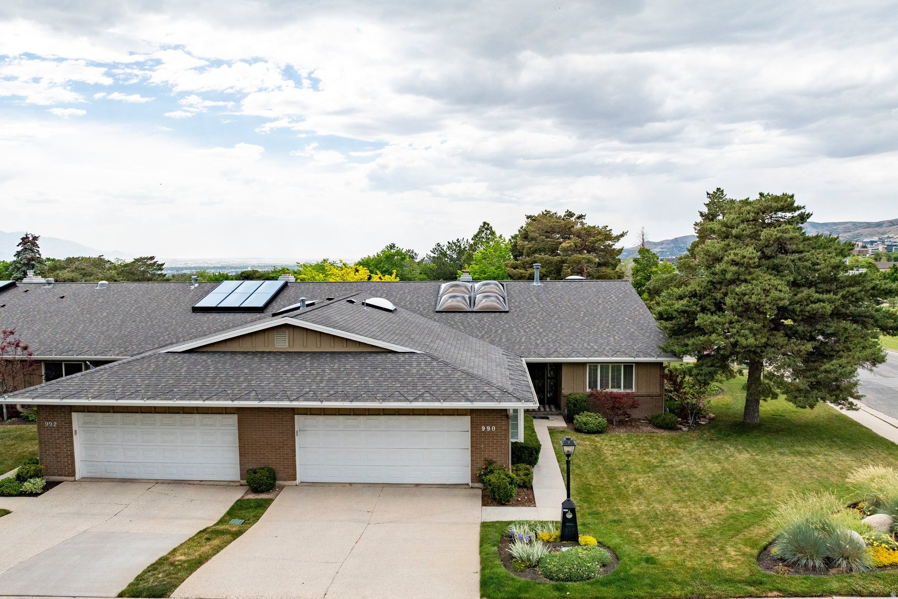 OAK HILLS GARDENS CONDOMINIUMS - Residential