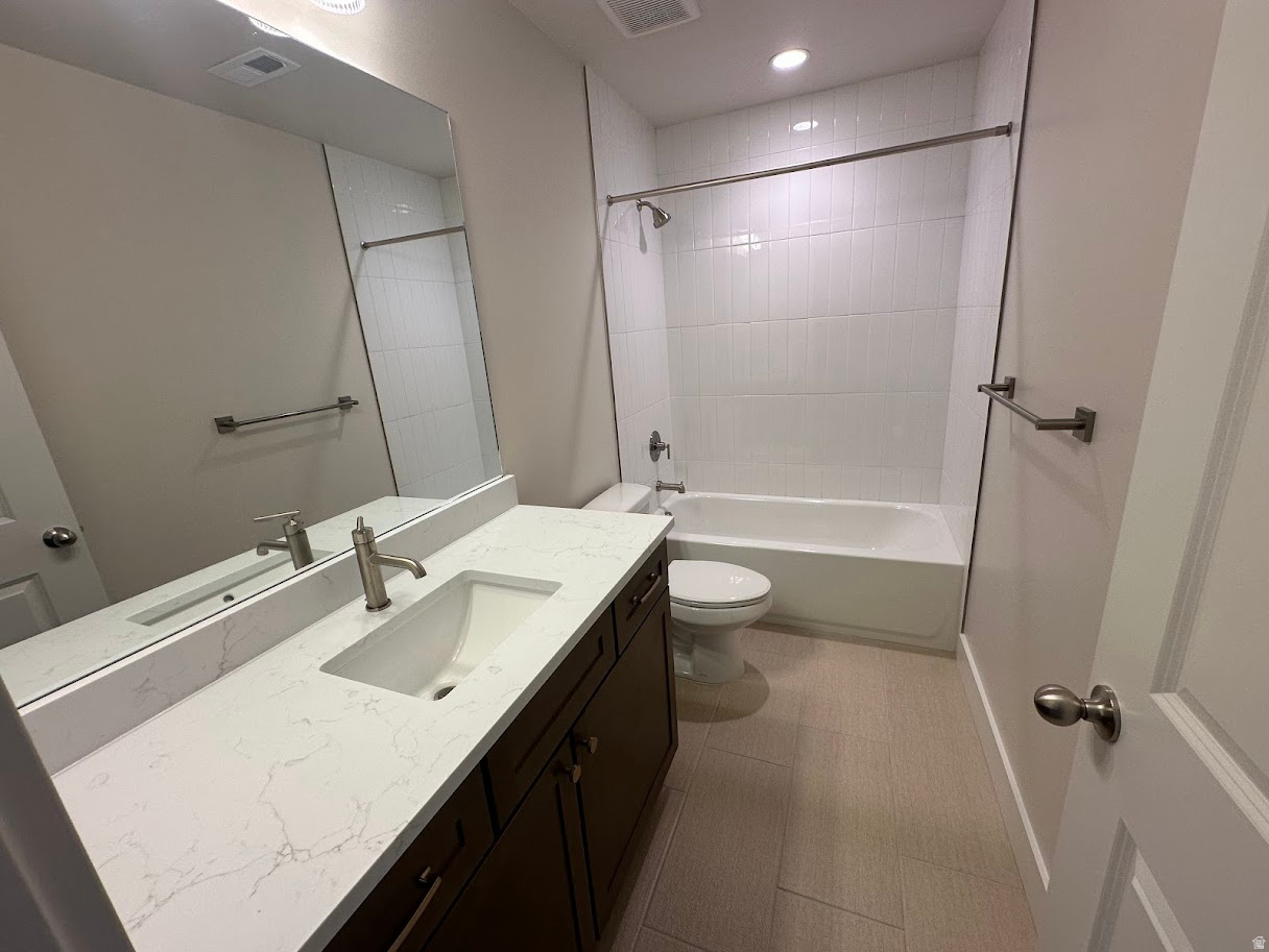FOX CANYON TOWNHOMES - Residential