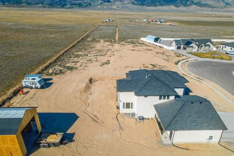 Tiny photo for 873 W CHERRY ORCHARD LN LN W, Grantsville, UT 84029 (MLS # 2145326)