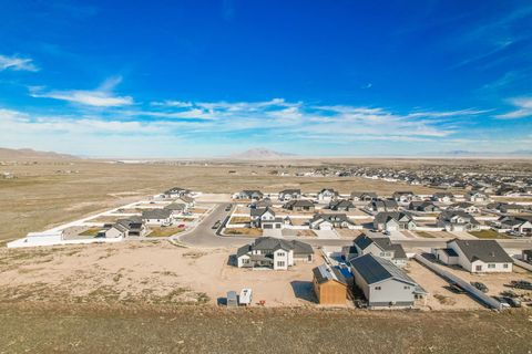 Tiny photo for 873 W CHERRY ORCHARD LN LN W, Grantsville, UT 84029 (MLS # 2145326)