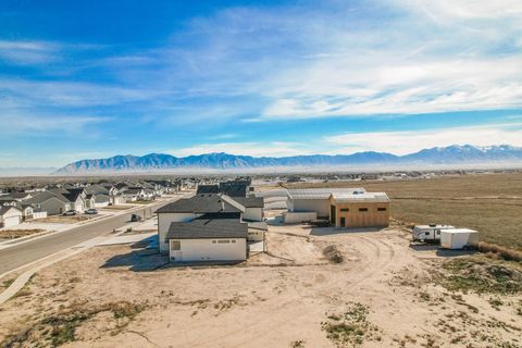 Tiny photo for 873 W CHERRY ORCHARD LN LN W, Grantsville, UT 84029 (MLS # 2145326)