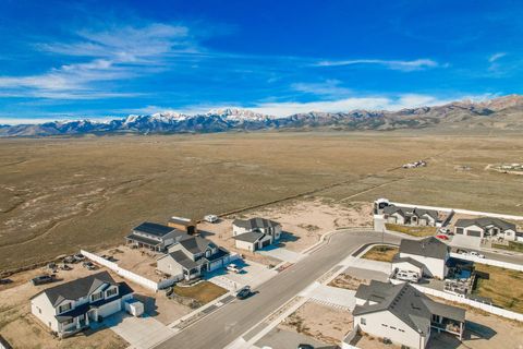 Tiny photo for 873 W CHERRY ORCHARD LN LN W, Grantsville, UT 84029 (MLS # 2145326)