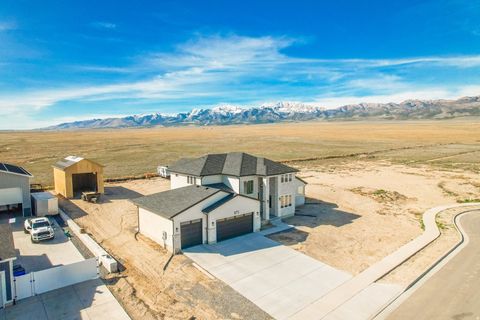 Tiny photo for 873 W CHERRY ORCHARD LN LN W, Grantsville, UT 84029 (MLS # 2145326)