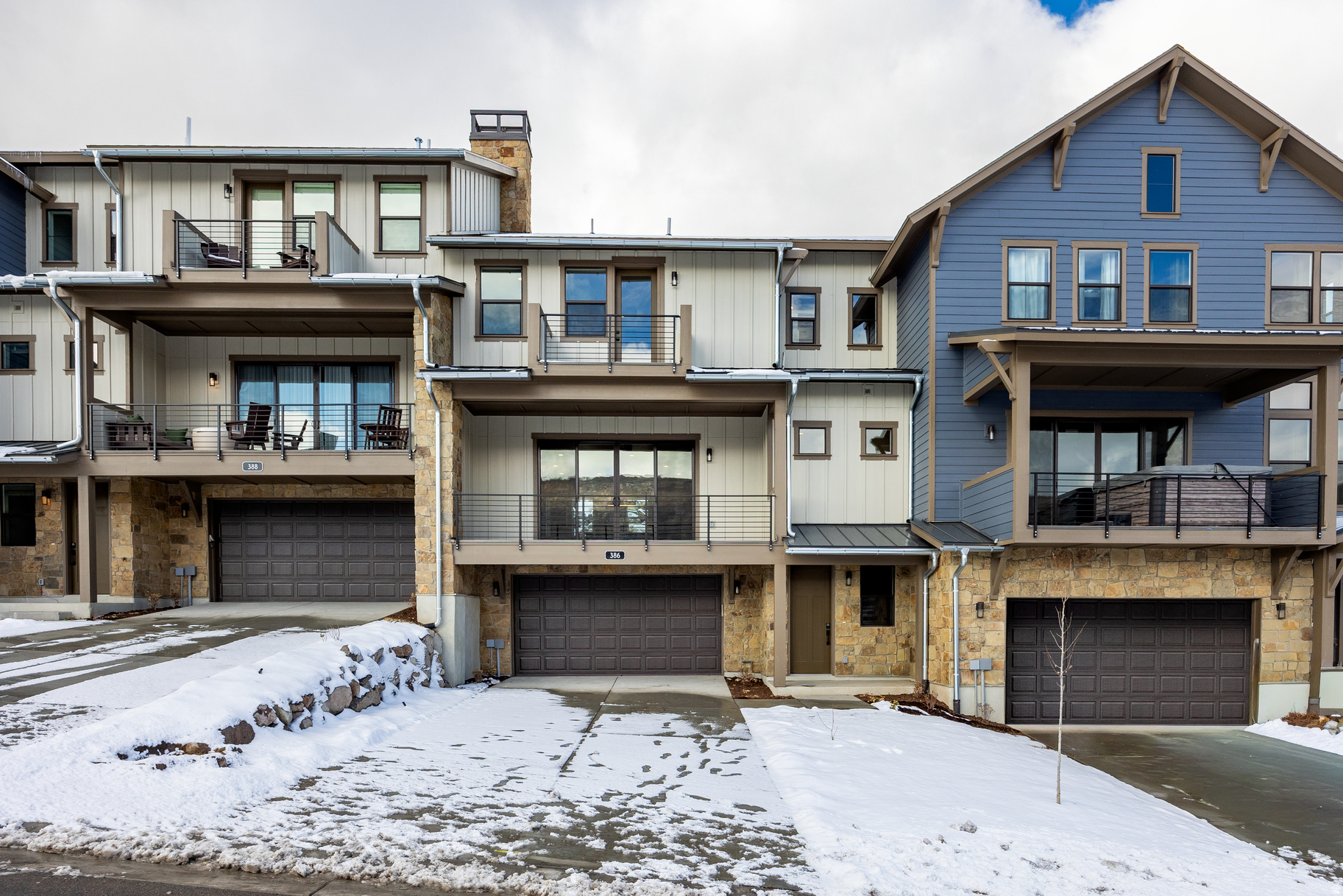 DEER SPRINGS - Residential