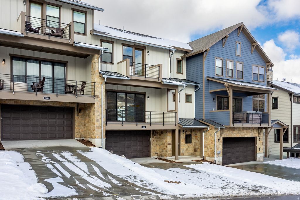 Photo of 386 W ASCENT DR #257, Hideout, UT 84036 (MLS # 2151635)