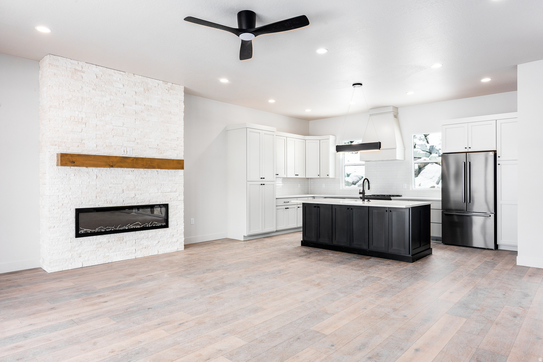 DEER SPRINGS - Residential