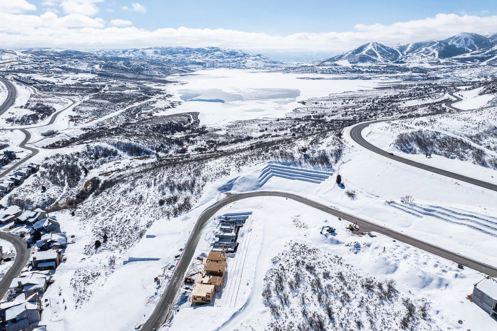 Photo of 386 W ASCENT DR #257, Hideout, UT 84036 (MLS # 2151635)