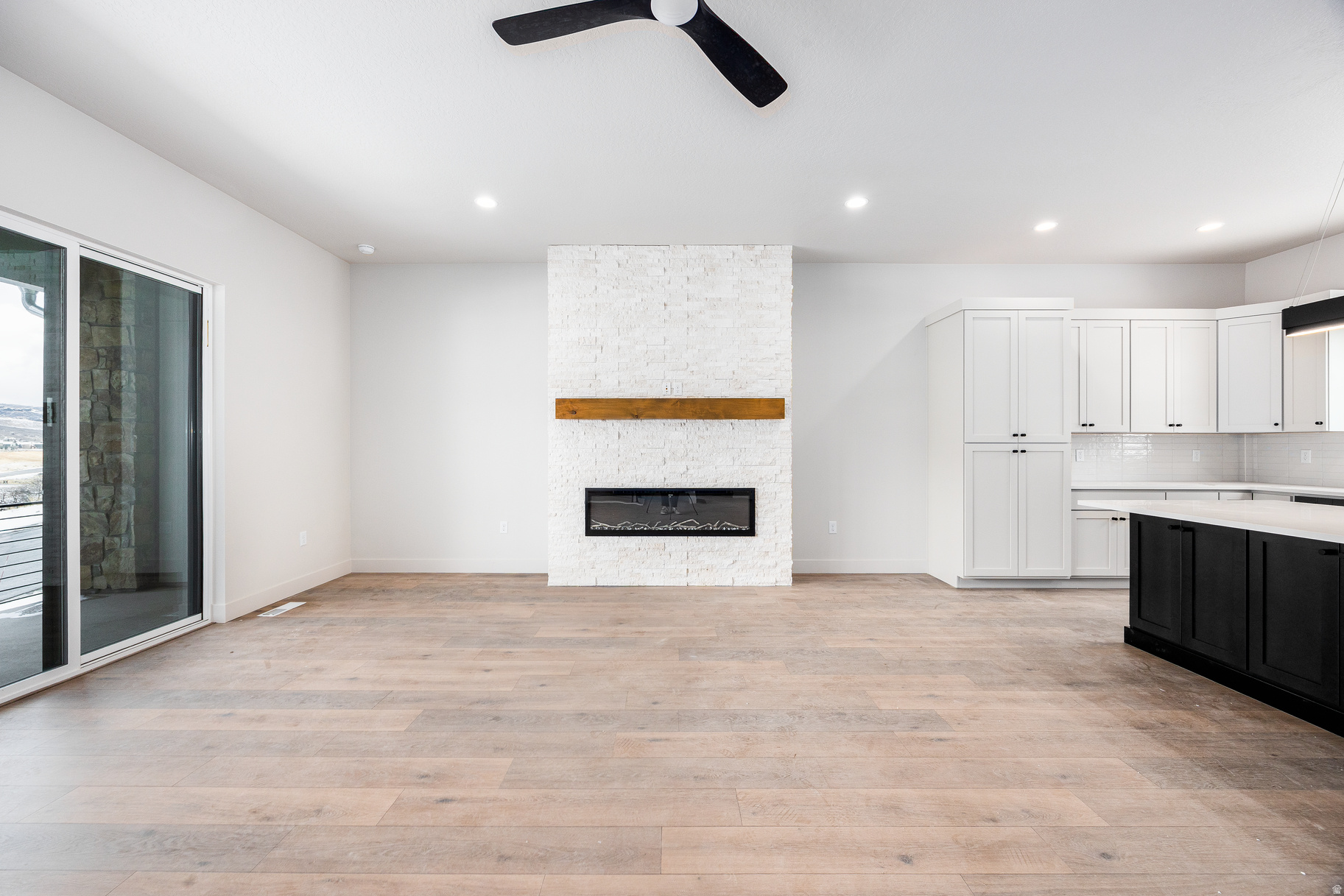 DEER SPRINGS - Residential