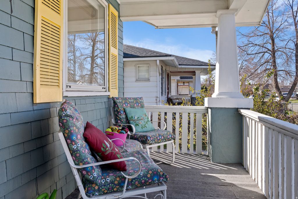 Photo of 2321 S 600 E, Salt Lake City, UT 84106 (MLS # 2142817)