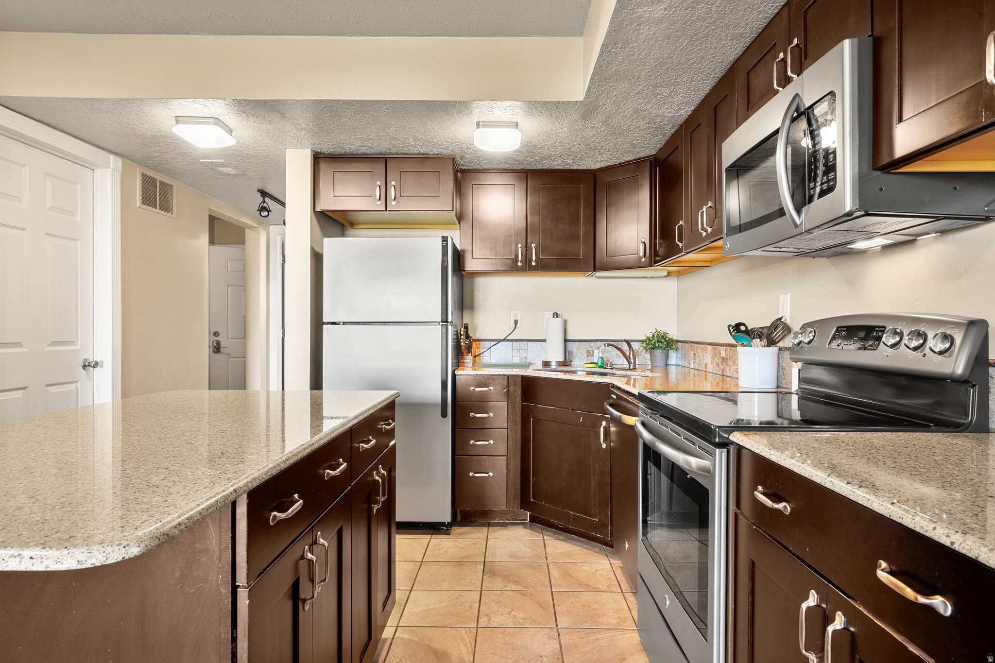 IDEAL BEACH RESORT - Residential