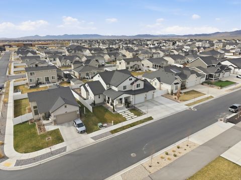 Tiny photo for 1448 E ERICKSON KNOLL LN, Eagle Mountain, UT 84005 (MLS # 2144292)