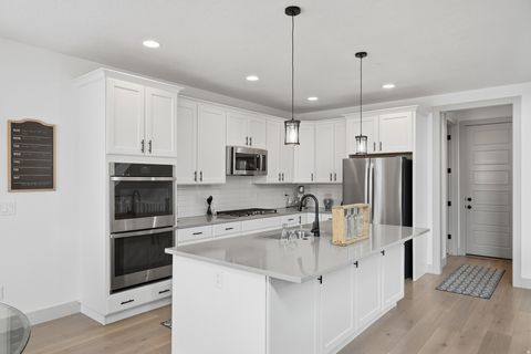 Tiny photo for 1448 E ERICKSON KNOLL LN, Eagle Mountain, UT 84005 (MLS # 2144292)