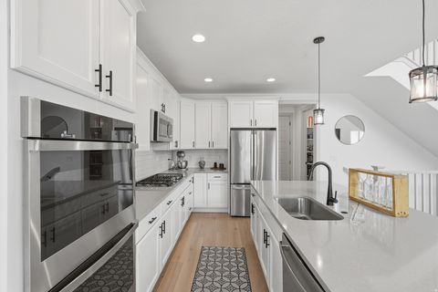 Tiny photo for 1448 E ERICKSON KNOLL LN, Eagle Mountain, UT 84005 (MLS # 2144292)