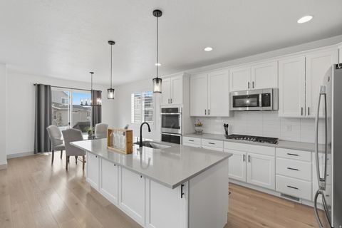 Tiny photo for 1448 E ERICKSON KNOLL LN, Eagle Mountain, UT 84005 (MLS # 2144292)