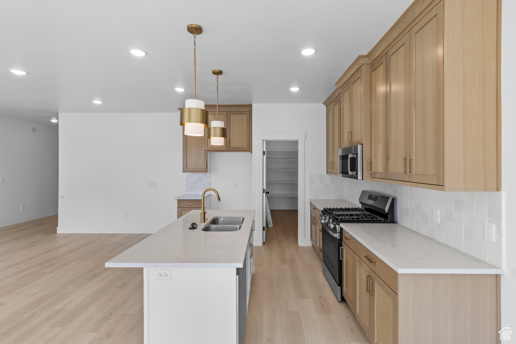 RIVERGATE - Residential