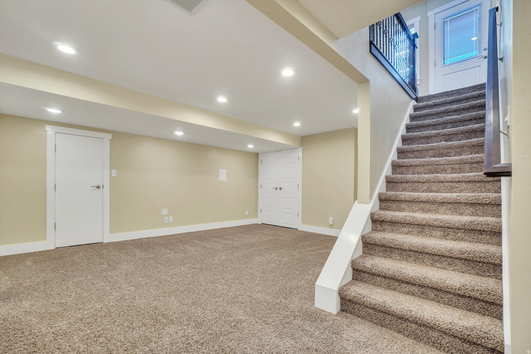 COUNTRY CLUB HEIGHTS - Residential