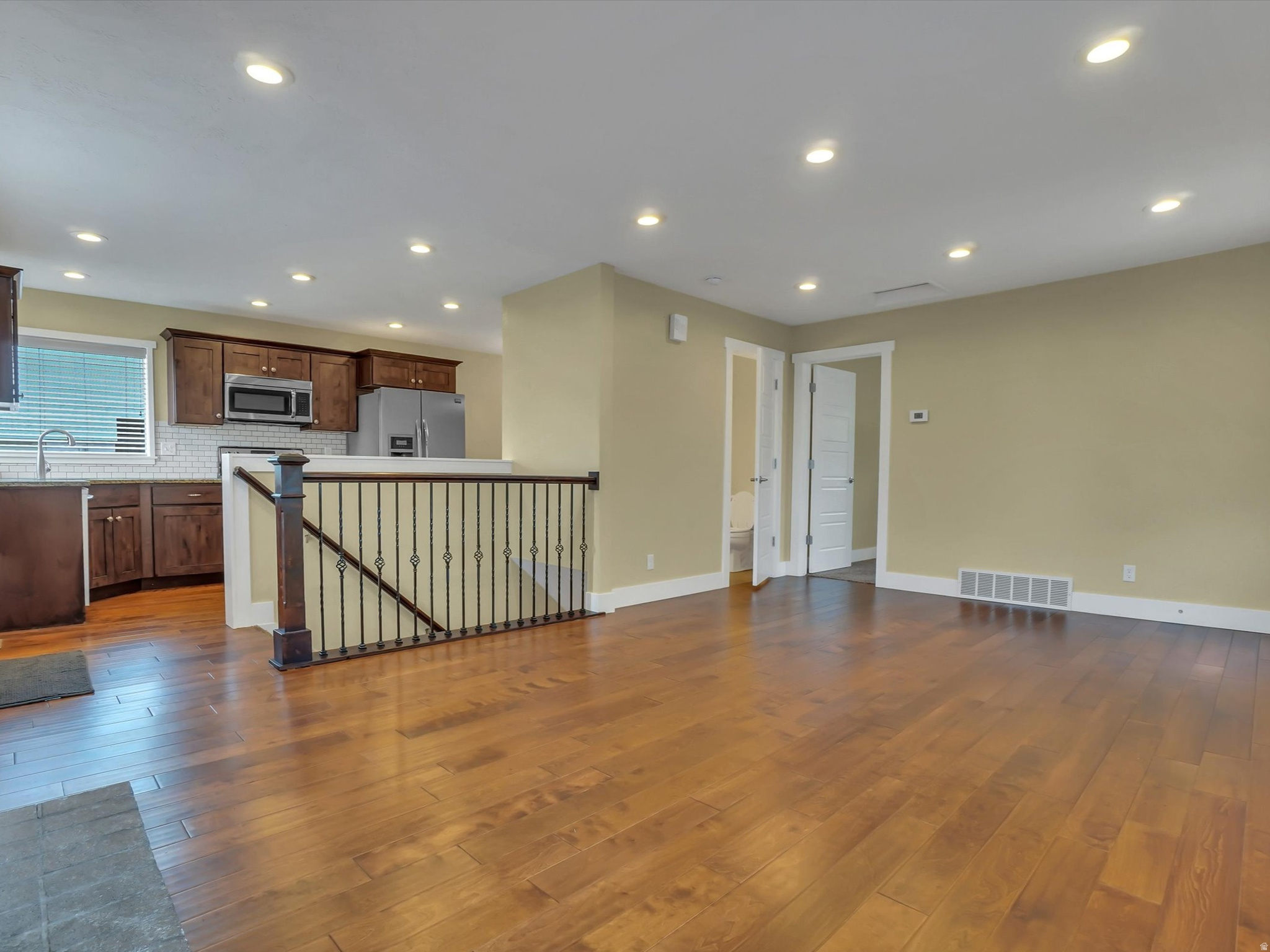 COUNTRY CLUB HEIGHTS - Residential