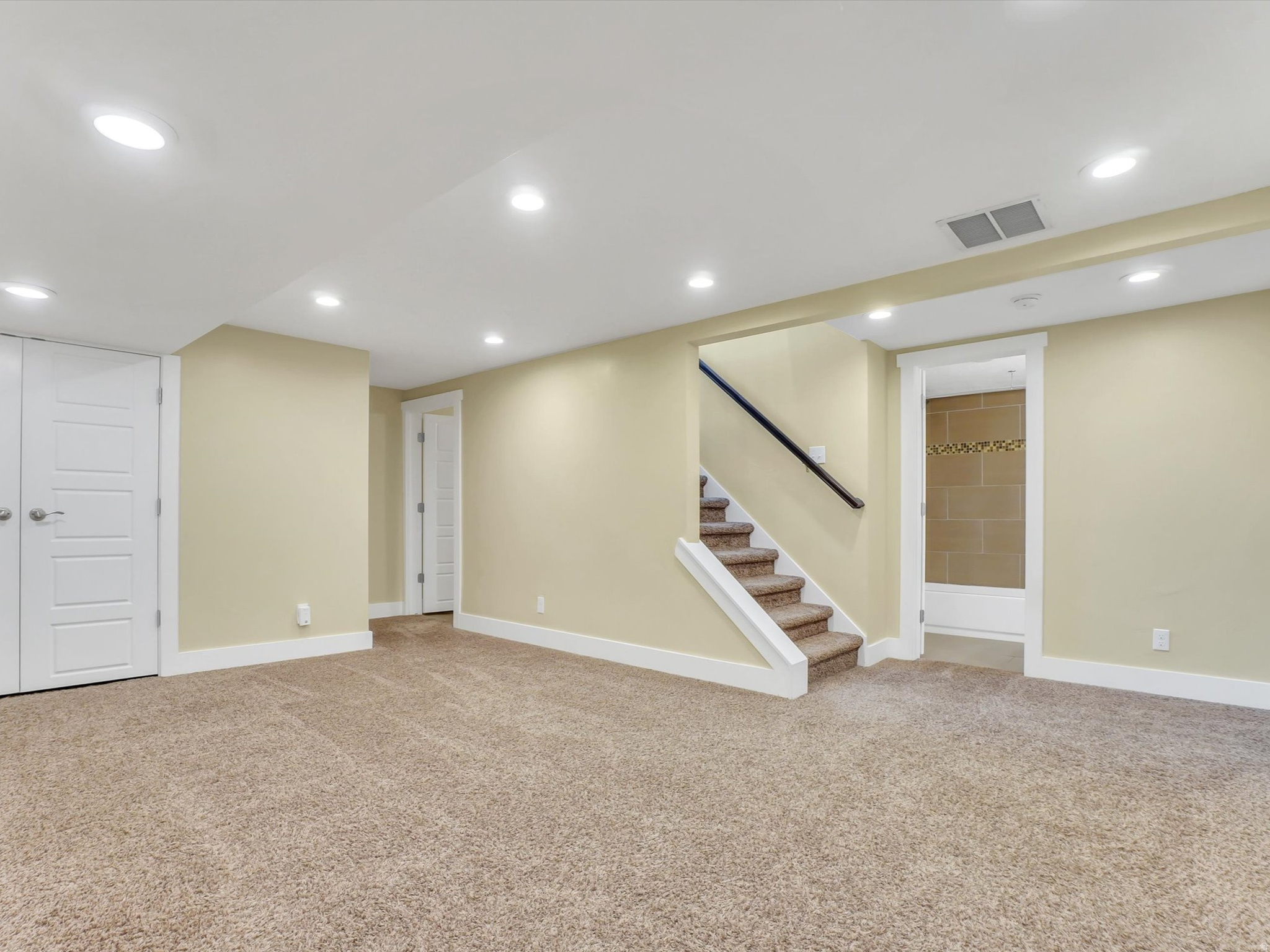 COUNTRY CLUB HEIGHTS - Residential