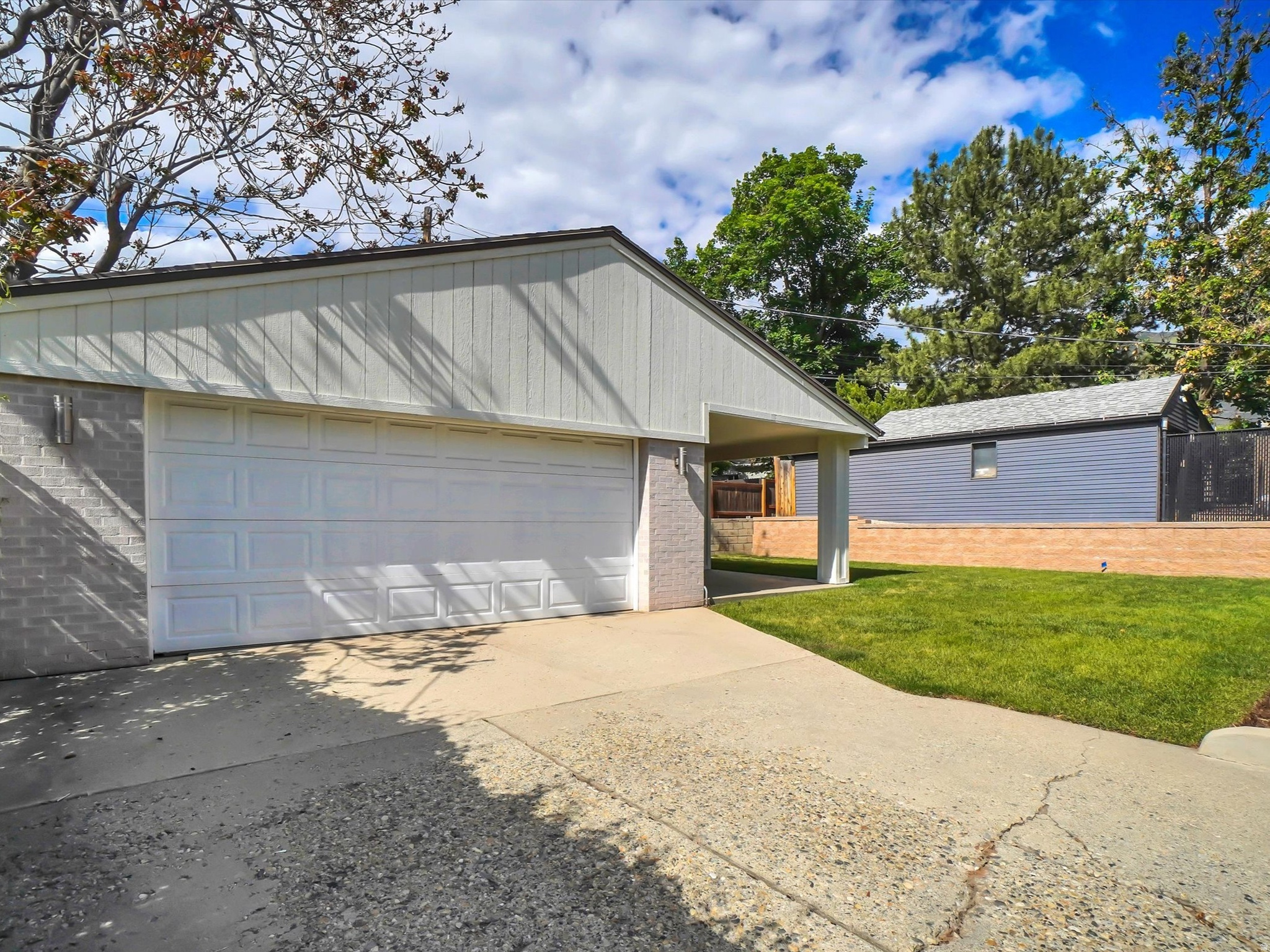 COUNTRY CLUB HEIGHTS - Residential
