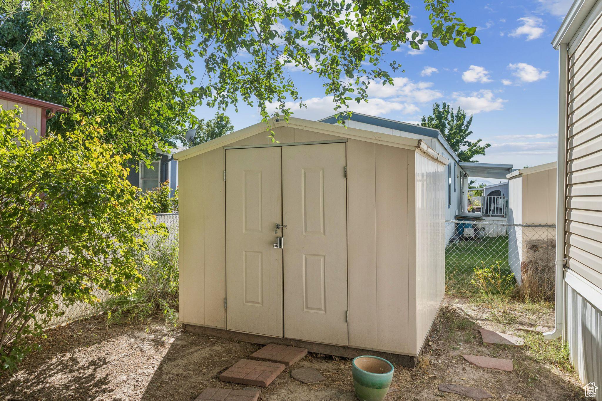 RIVERSIDE - Residential