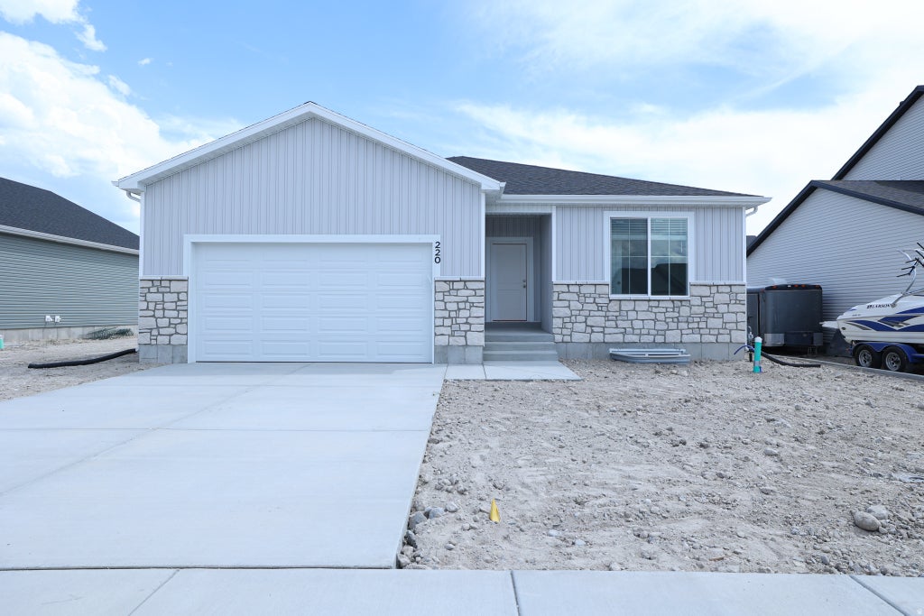 Photo of 220 W 550 N, Smithfield, UT 84335 (MLS # 2161155)