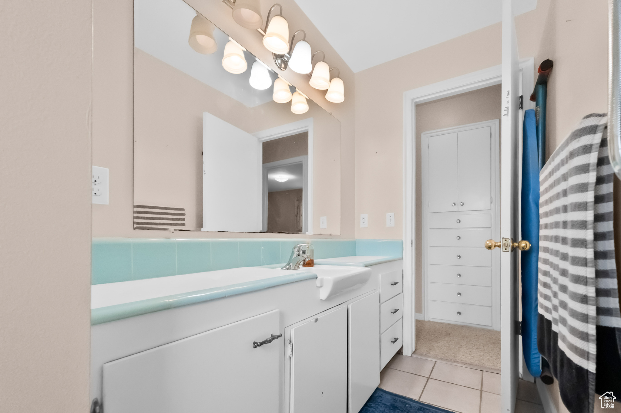 Bountiful, Utah 84010, United States, 4 Bedrooms Bedrooms, ,2 BathroomsBathrooms,Residential,Active,131679