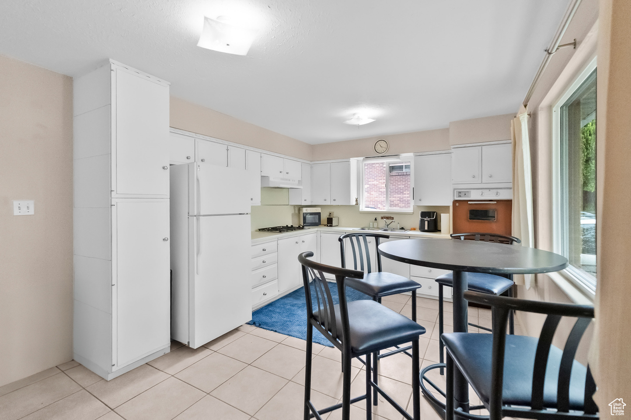 Bountiful, Utah 84010, United States, 4 Bedrooms Bedrooms, ,2 BathroomsBathrooms,Residential,Active,131679