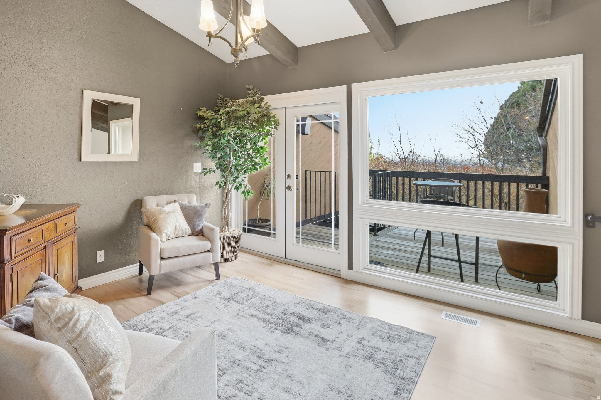 KNOLLWOOD - Residential