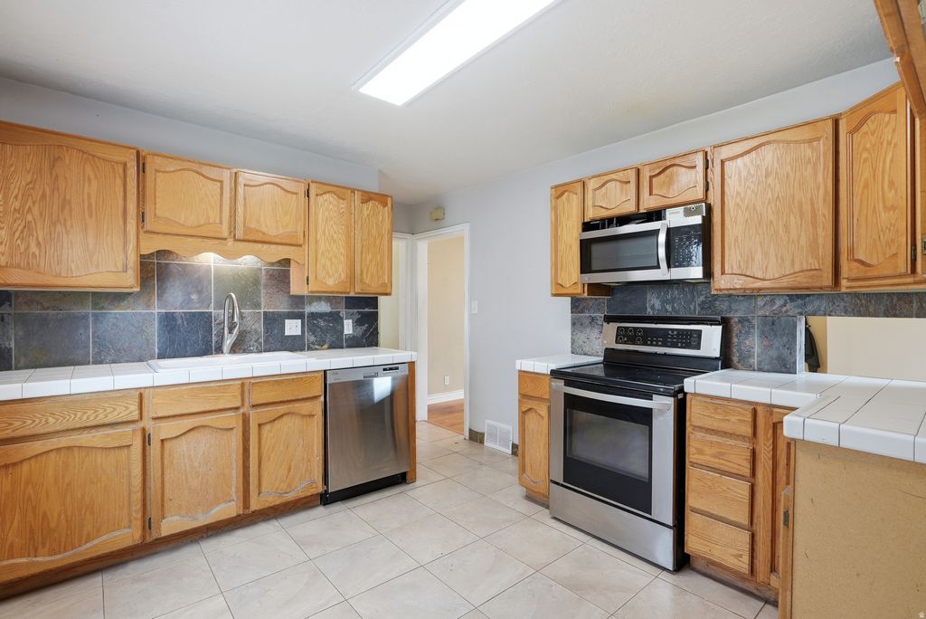 Photo of 345 N CENTER ST W, American Fork, UT 84003 (MLS # 2140794)
