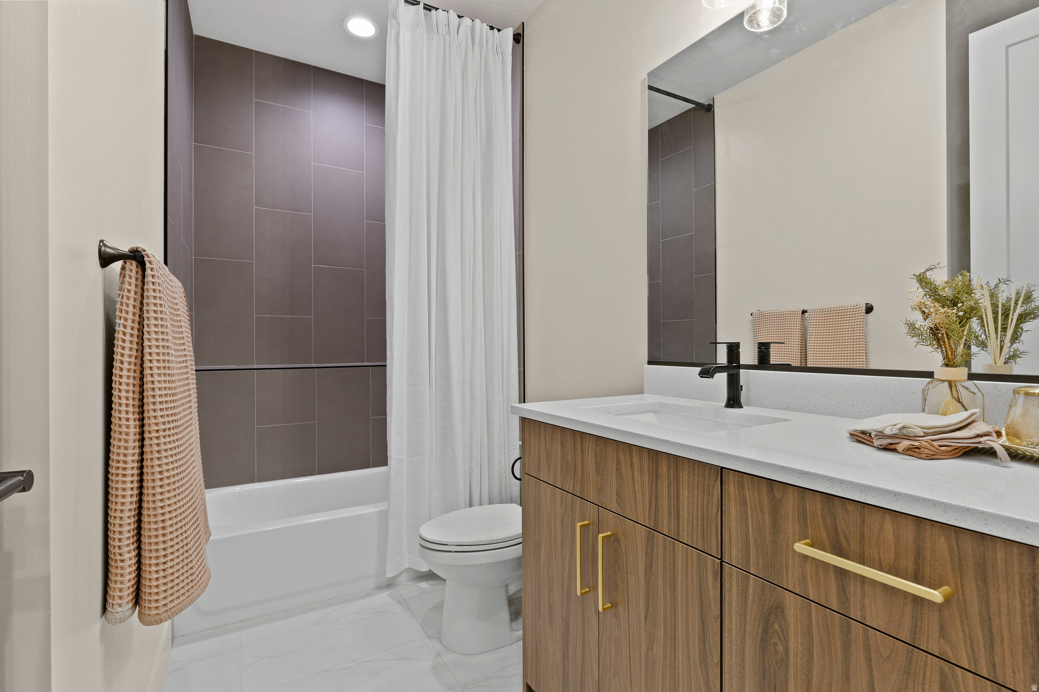 PAINTED SANDS - Residential