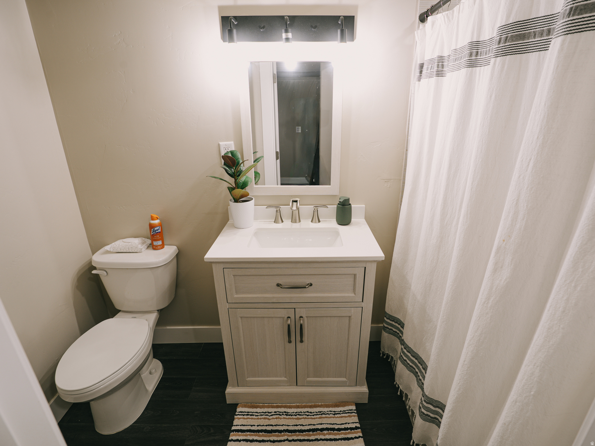 SILVER LAKE - Residential