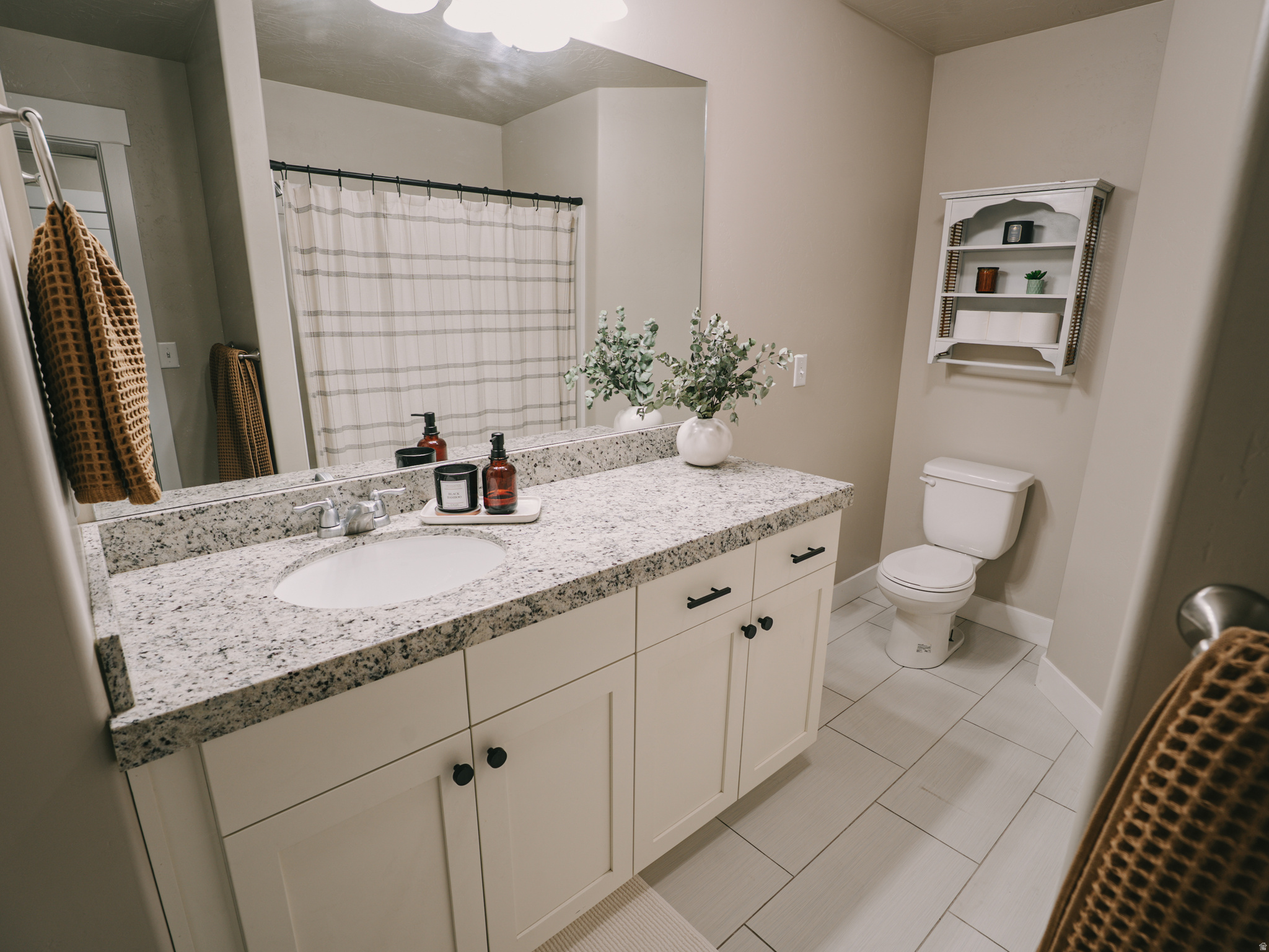 SILVER LAKE - Residential