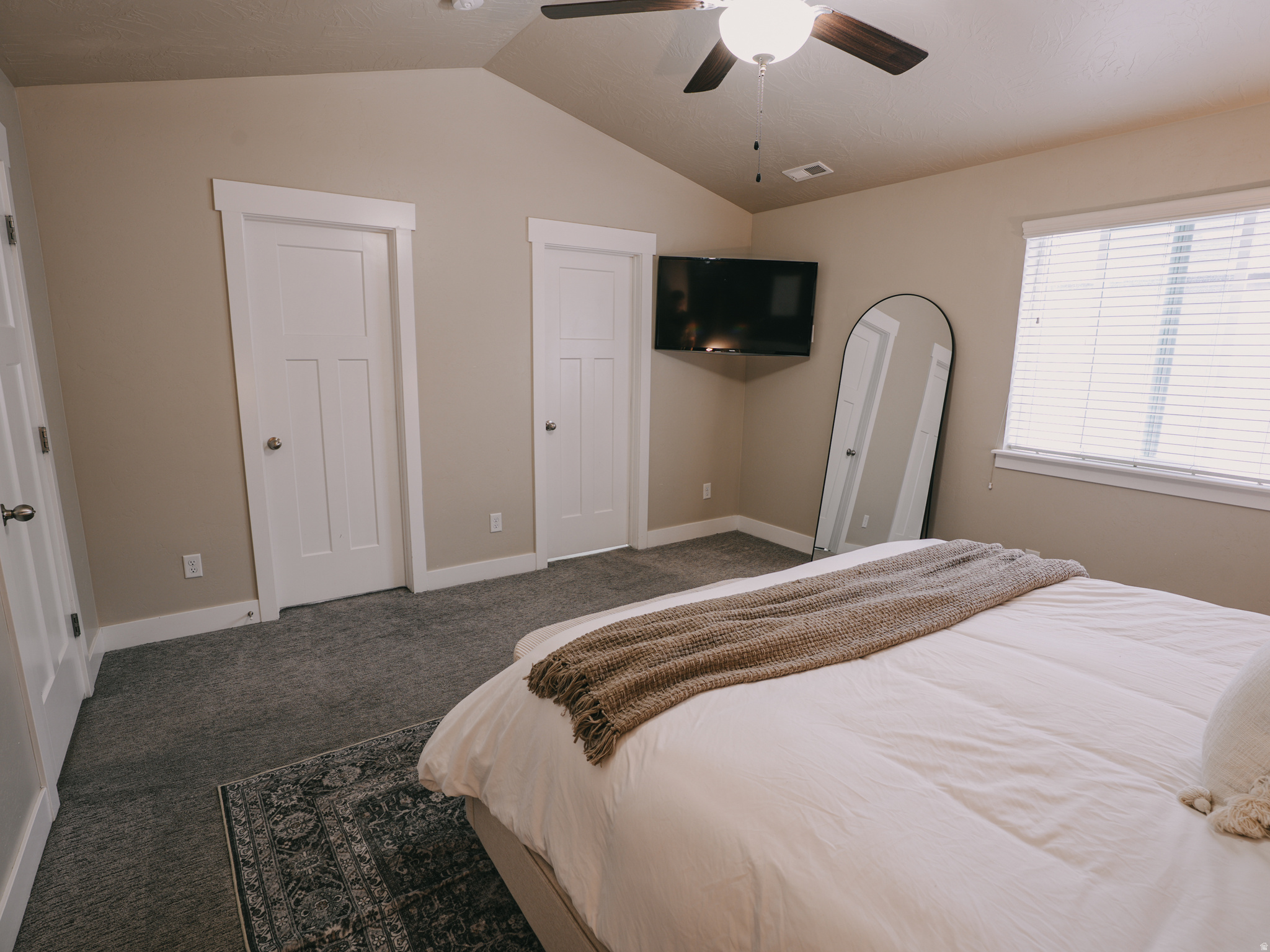 SILVER LAKE - Residential